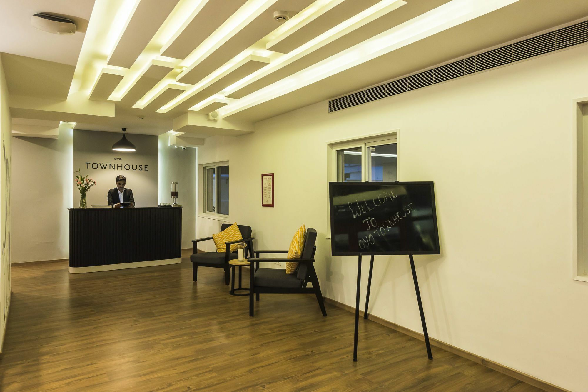 Oyo Townhouse 014 Mg Road Bangalore Exterior photo